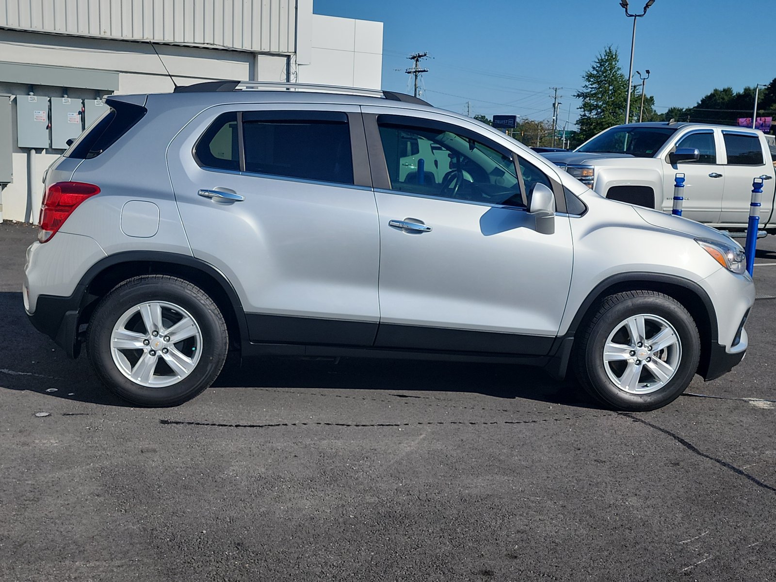 Used 2019 Chevrolet Trax LT w/ LT Convenience Package FWD image 6