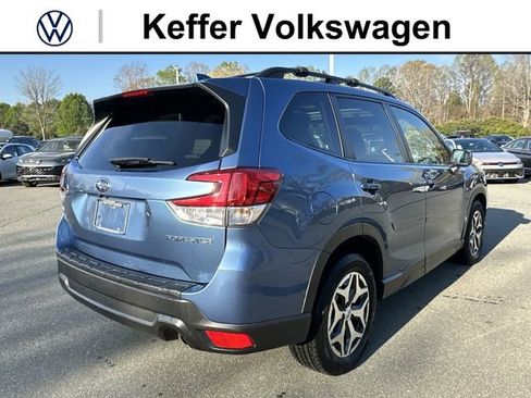 Used 2021 Subaru Forester Premium AWD/4WD image 5