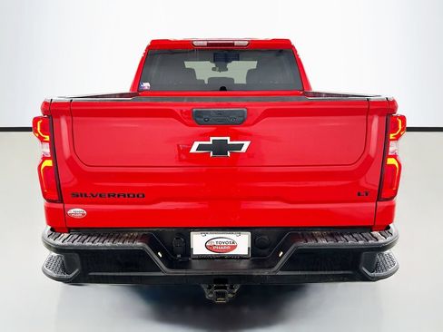Used 2024 Chevrolet Silverado 1500 LT Trail Boss w/ LPO, Dark Essentials Package AWD/4WD image 5