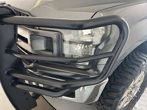 Used 2019 Ford F150 XLT w/ Equipment Group 302A Luxury AWD/4WD image 33