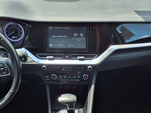 Used 2022 Kia Niro LXS FWD image 28