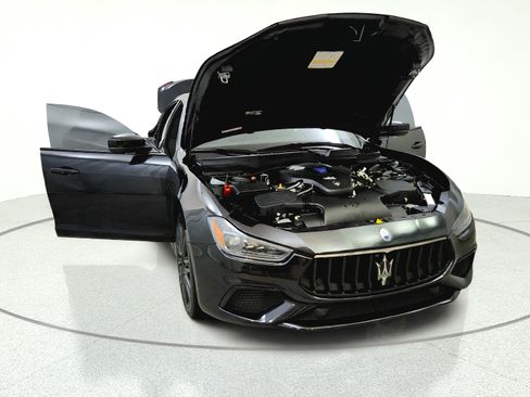 Used 2023 Maserati Ghibli Modena RWD image 9