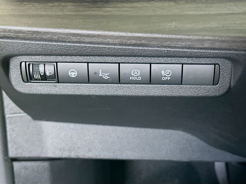 Used 2023 Nissan Ariya FWD image 17