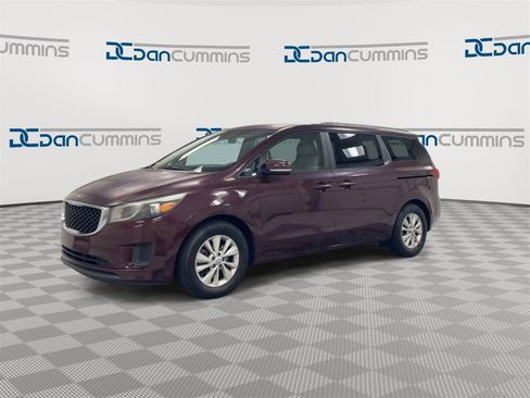 Used 2016 Kia Sedona LX image 4