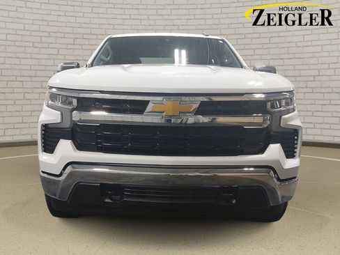 Used 2024 Chevrolet Silverado 1500 LT AWD/4WD image 2