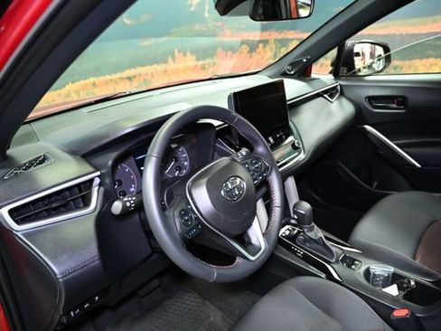 Used 2024 Toyota Corolla Cross AWD Hybrid w/ Moonroof Package image 22