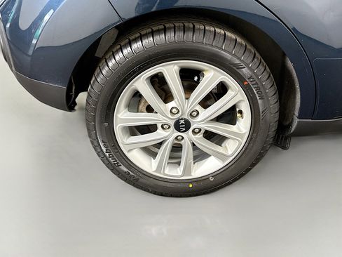 Used 2018 Kia Soul + image 32