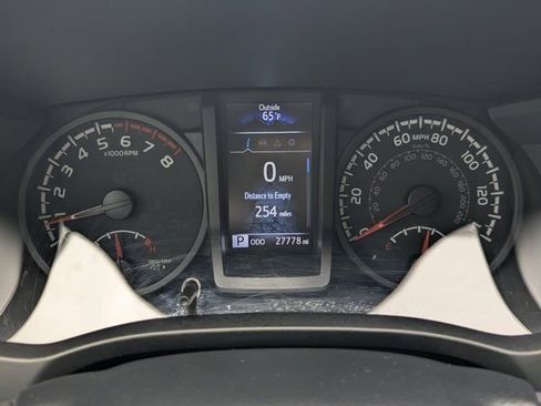 Used 2022 Toyota Tacoma SR AWD/4WD image 23