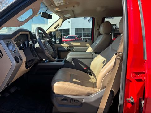 Used 2016 Ford F250 Lariat w/ Lariat Interior Package image 5