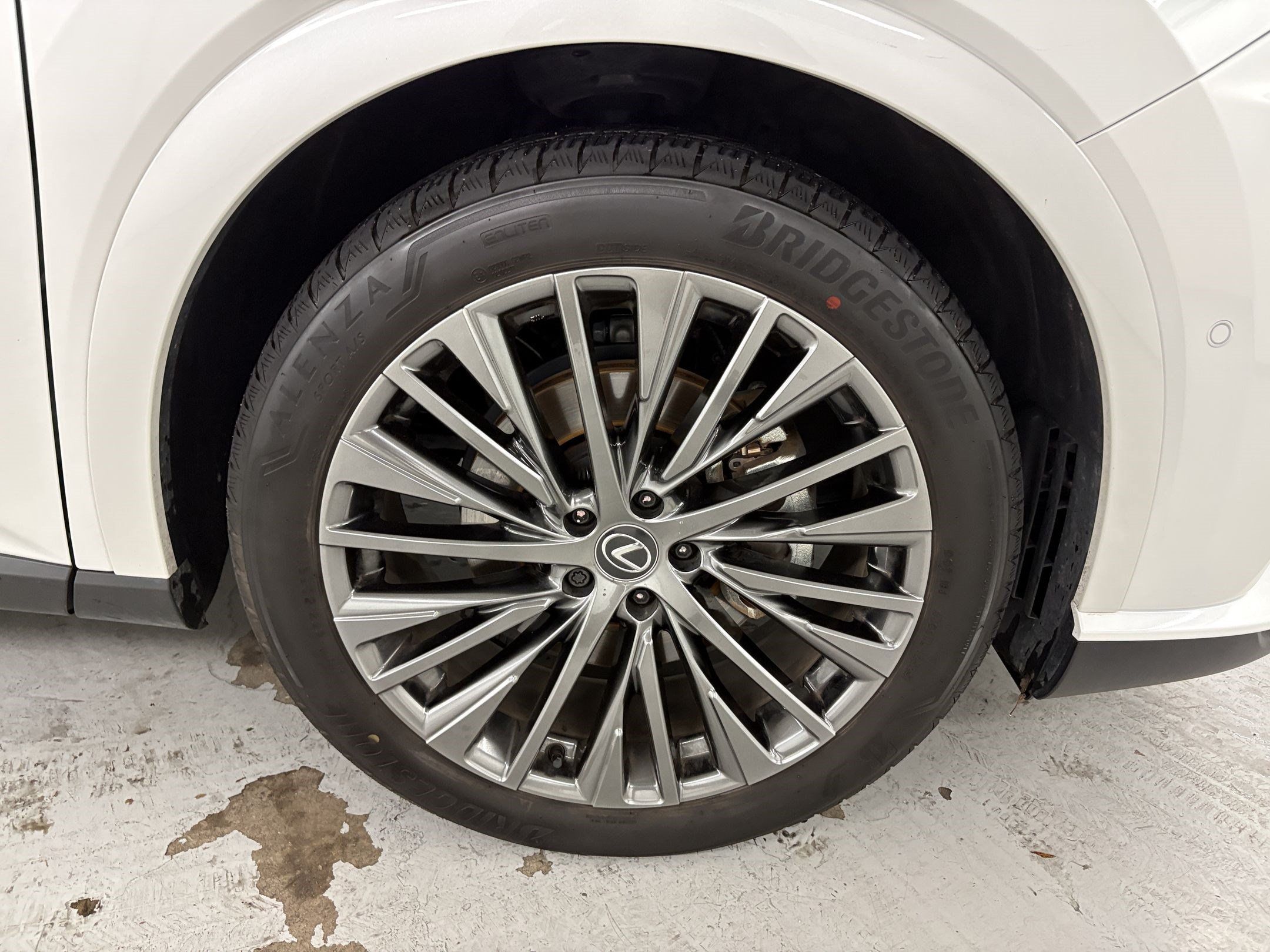 Used 2025 Lexus RX 450h AWD w/ Convenience Package image 13