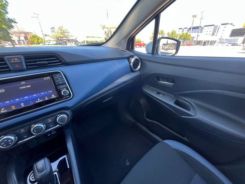 Used 2025 Nissan Versa SV FWD image 33