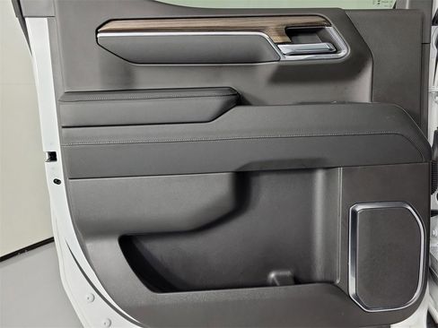 Used 2024 Chevrolet Silverado 1500 LT image 12