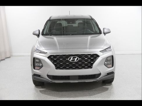 Used 2020 Hyundai Santa Fe SE AWD/4WD image 2