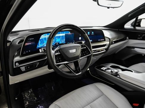 Used 2023 Cadillac Lyriq 2WD image 2