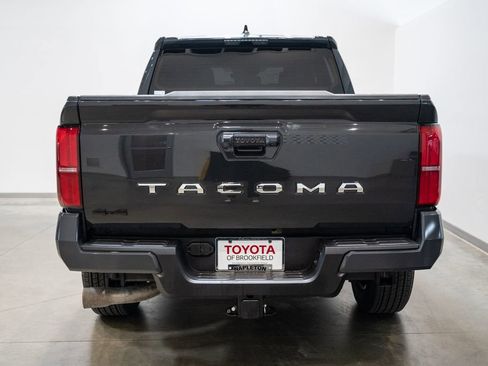 Used 2025 Toyota Tacoma TRD Sport AWD/4WD image 8