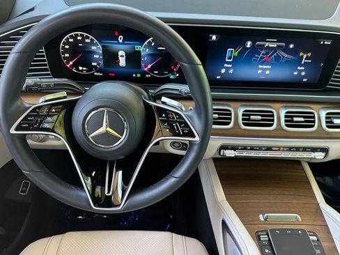 Used 2025 Mercedes-Benz GLE 450 4MATIC image 31