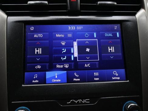 Used 2020 Ford Fusion SE image 22