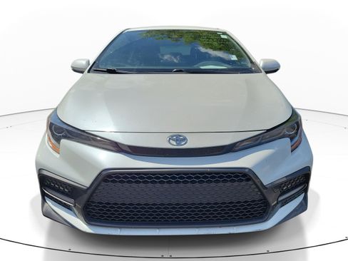 Used 2022 Toyota Corolla SE image 2