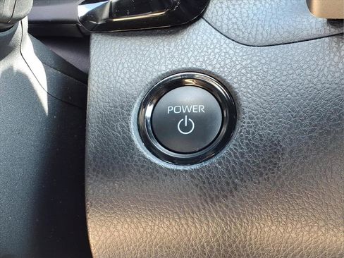 Used 2025 Toyota Camry SE w/ Convenience Package image 23