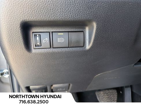 Used 2025 Toyota RAV4 XLE AWD/4WD image 29
