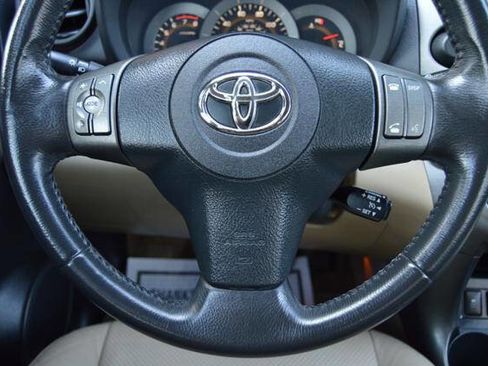 Used 2012 Toyota RAV4 Limited image 18