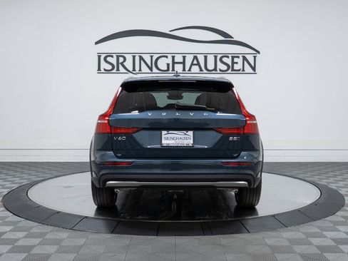 New 2026 Volvo V60 B5 Cross Country Plus w/ Climate Package AWD/4WD image 6