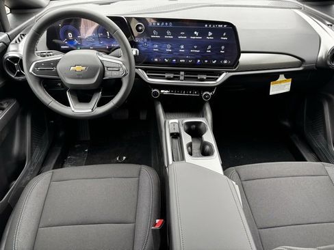 New 2026 Chevrolet Equinox EV LT image 9