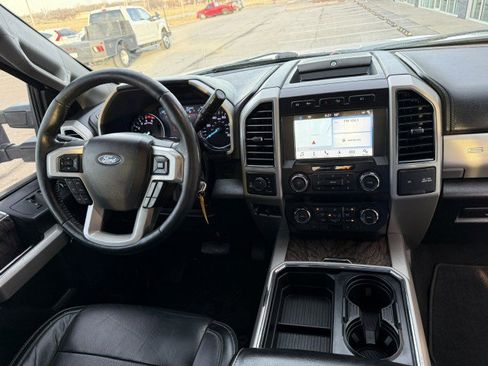 Used 2019 Ford F250 Lariat w/ Chrome Package image 7
