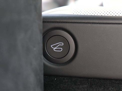 Used 2023 Tesla Model S Standard Range AWD/4WD image 40