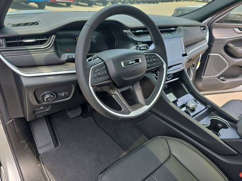 New 2026 Jeep Grand Cherokee L Limited AWD/4WD image 18