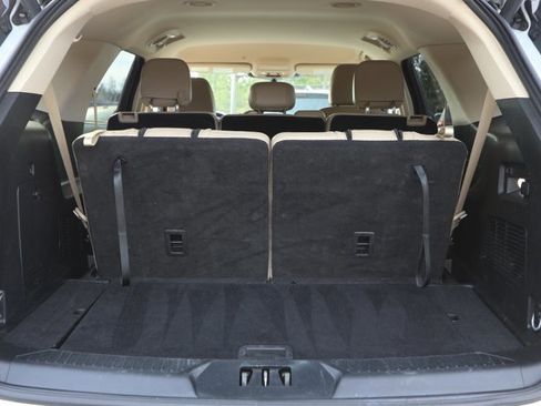 Used 2023 Ford Explorer XLT w/ Equipment Group 202A image 10