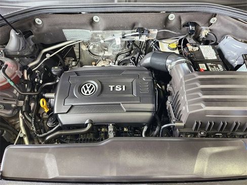 Used 2022 Volkswagen Atlas Cross Sport SE image 24