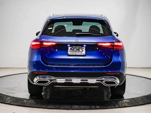 Used 2026 Mercedes-Benz GLC 300 image 3