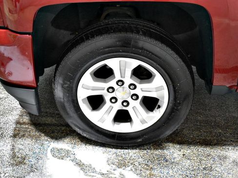 Used 2018 Chevrolet Silverado 1500 LT w/ All Star Edition image 33