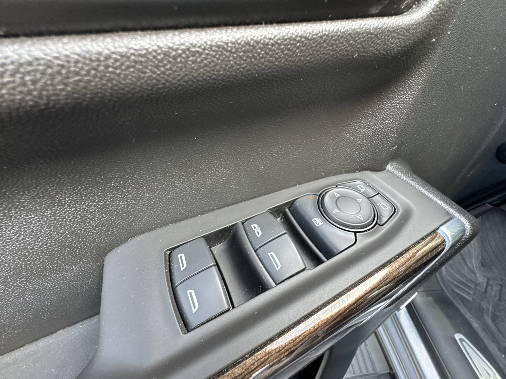 Certified 2021 Chevrolet Silverado 1500 LT Trail Boss w/ Convenience Package II AWD/4WD image 13