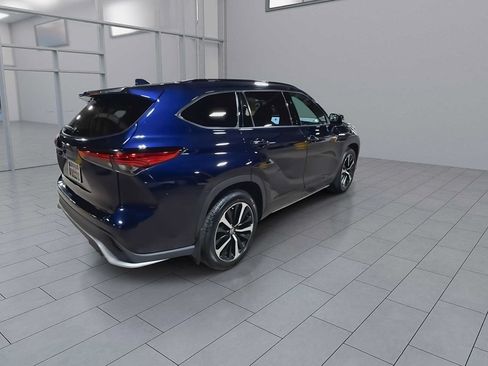 Used 2022 Toyota Highlander XSE AWD/4WD image 8