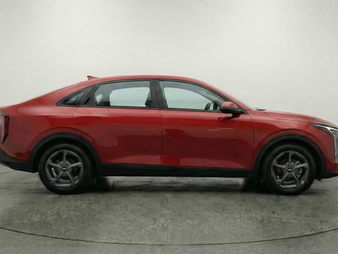 Used 2025 Kia K4 LXS image 11