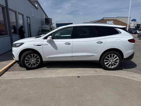 Used 2018 Buick Enclave Premium AWD/4WD image 4