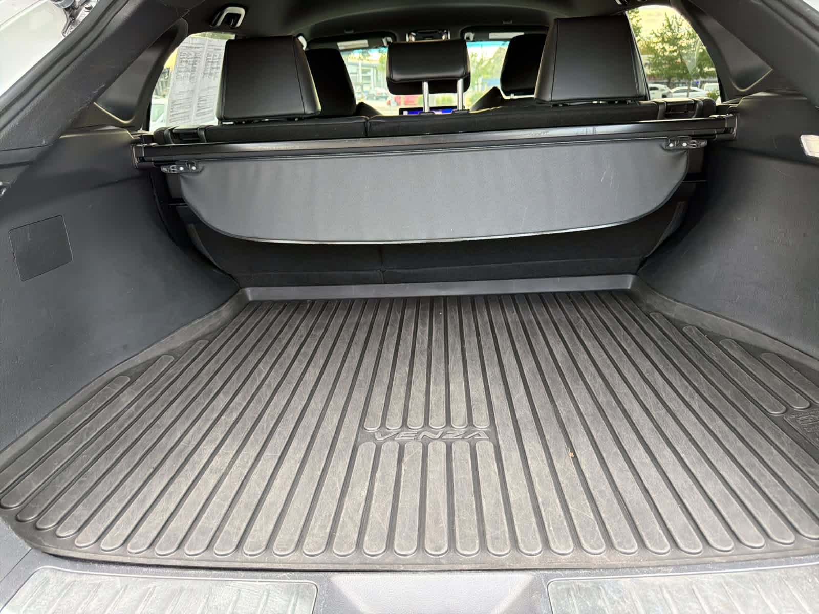Used 2023 Toyota Venza XLE AWD/4WD image 15