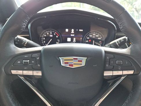 Used 2024 Cadillac XT6 Premium Luxury w/ Technology Package FWD image 23