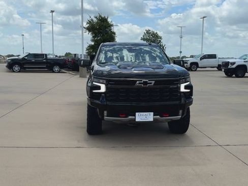 Used 2022 Chevrolet Silverado 1500 ZR2 w/ Technology Package AWD/4WD image 3