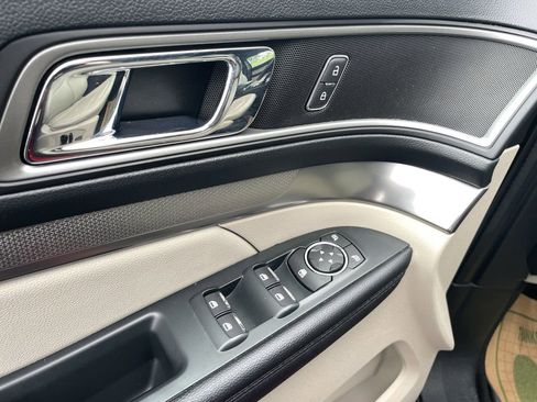 Used 2019 Ford Explorer XLT w/ Equipment Group 202A image 17