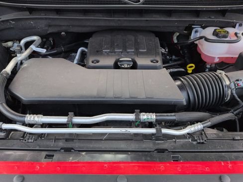 Used 2025 Chevrolet Silverado 1500 Custom Trail Boss AWD/4WD image 31