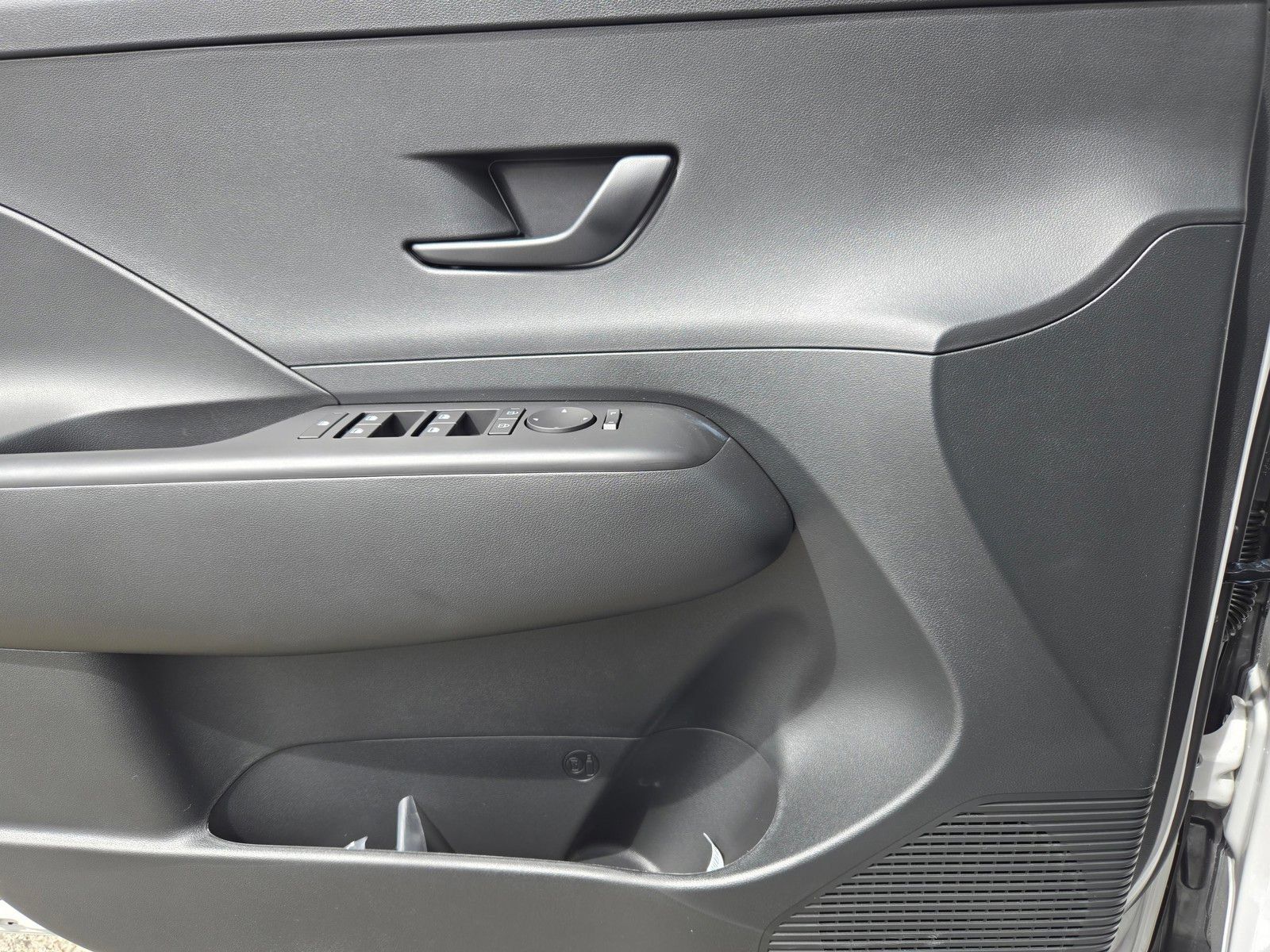 New 2027 Hyundai Kona SE AWD/4WD image 16