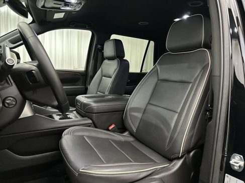 Used 2024 Chevrolet Tahoe Premier AWD/4WD image 16