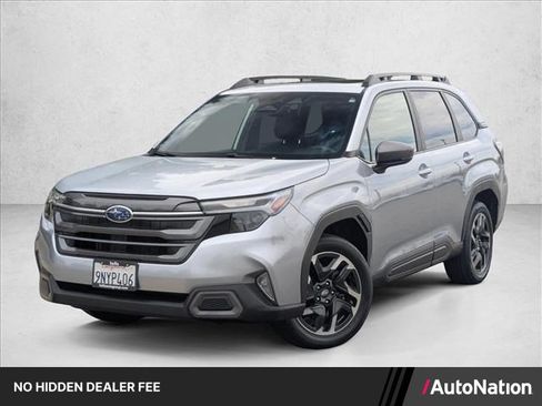 Used 2025 Subaru Forester Limited AWD/4WD image 1