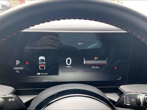 Used 2025 Nissan Kicks SR FWD image 18