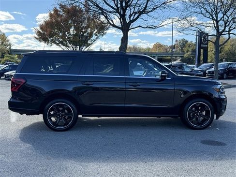 Used 2023 Ford Expedition Max Limited image 5