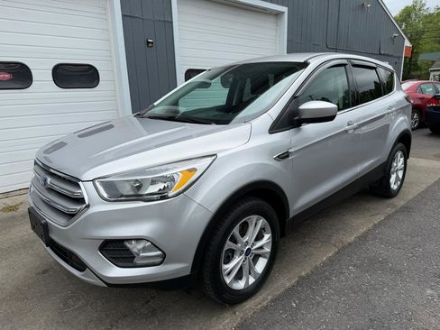 Used 2017 Ford Escape SE AWD/4WD image 1