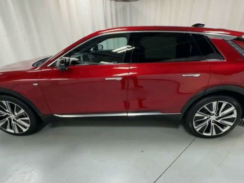 Certified 2025 Cadillac Lyriq Luxury w/ LPO, Floor Liner Package AWD/4WD image 5